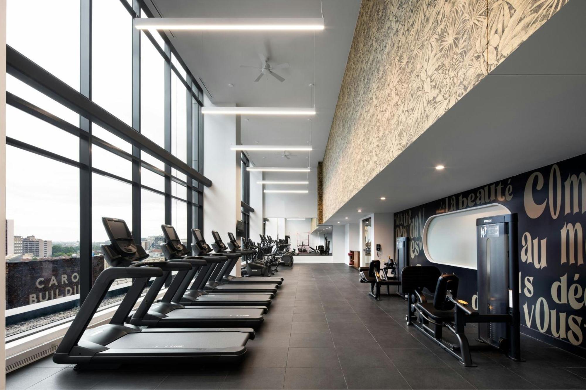 Honeyrose Hotel, Montreal, A Tribute Portfolio Hotel Eksteriør billede The gym at The Collective Old Oak