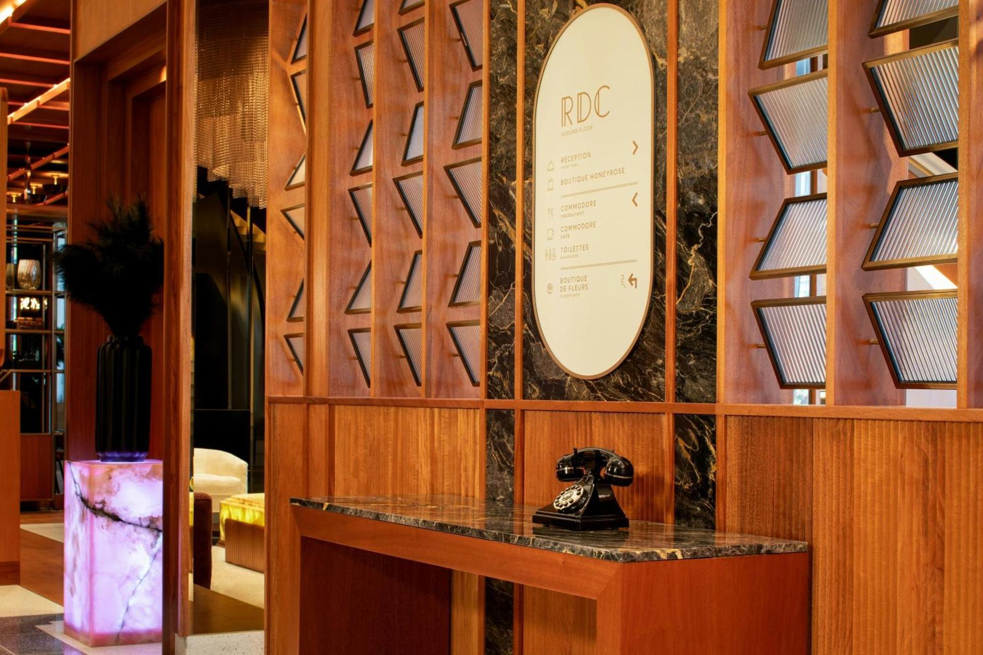 Honeyrose Hotel, Montreal, A Tribute Portfolio Hotel Eksteriør billede The interior of the lobby